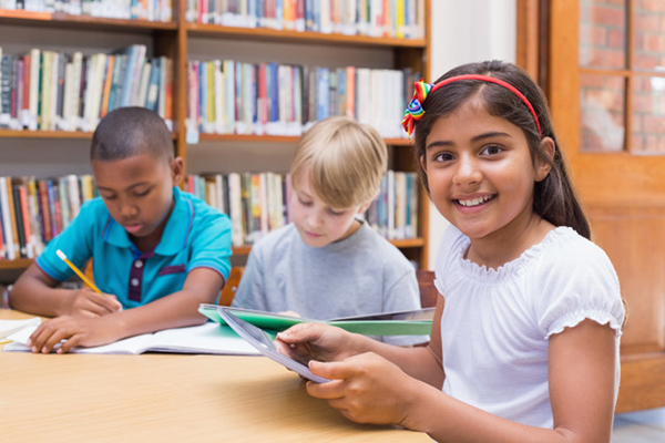 Children learning Spanish